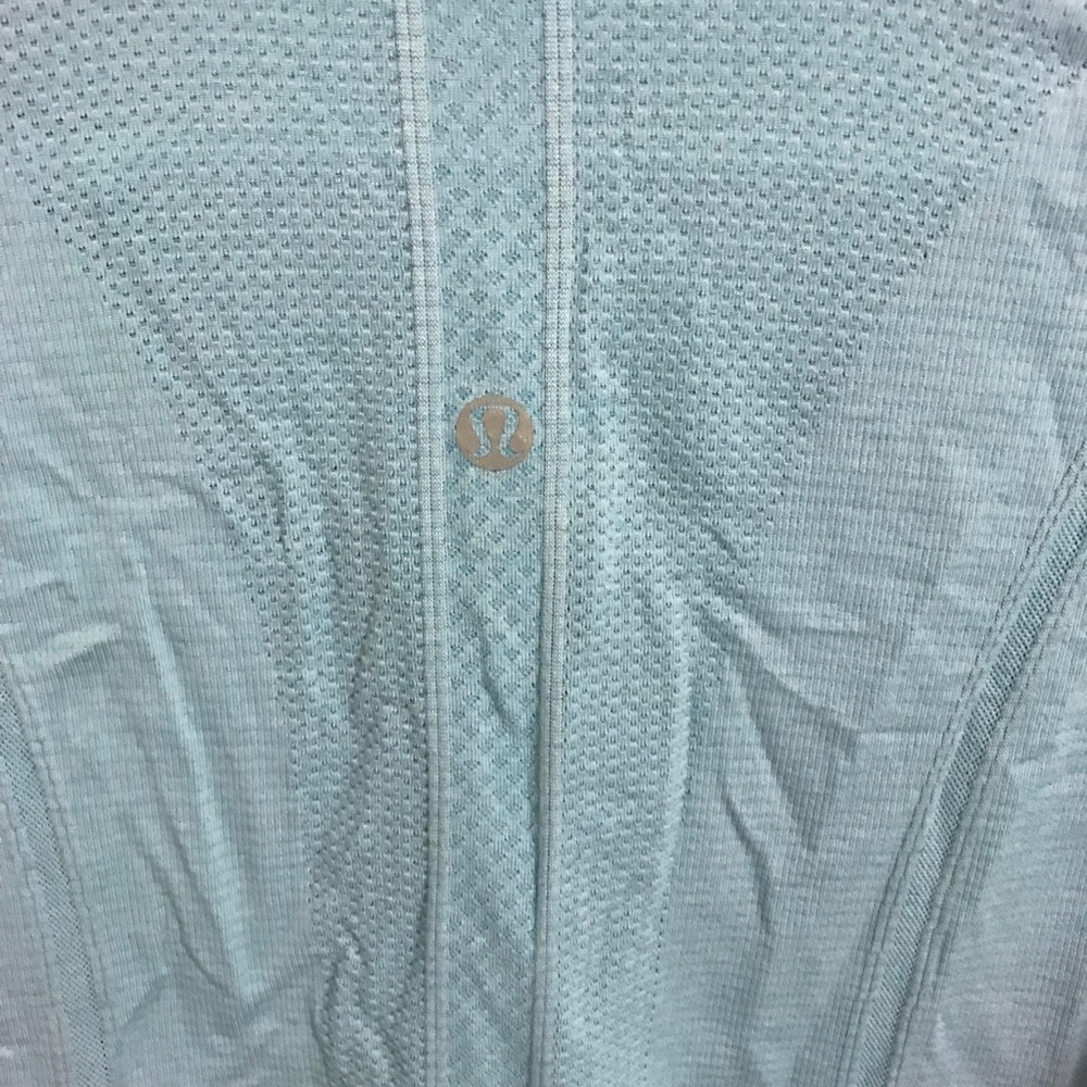 Lululemon Quarter Zip Pull Over - image 4